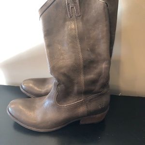 Frye Carson boots; classic cowboy boots; like new--includes box